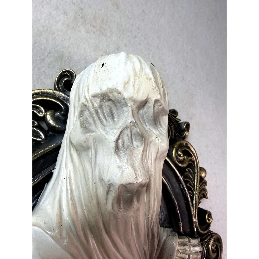 Spooky 3D Ghost Portrait Wall Decor Halloween Ornate Framed Gothic Horror